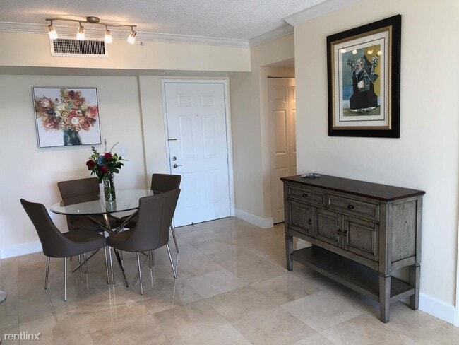 Building Photo - 2 br, 2 bath House - 651 Okeechobee Blvd A...
