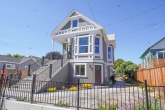 Building Photo - 972 53rd St