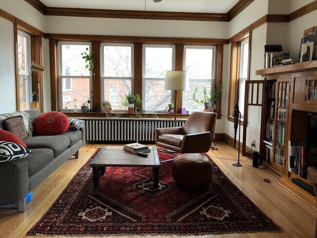 Living room (furniture not included) - 2243 N Hoyne Ave