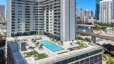 Building Photo - 690 SW 1st Ct