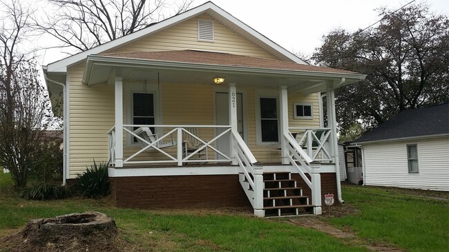 Foto del edificio - 1505 E Lamar Alexander Pkwy