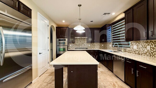 Foto del edificio - 18650 N Thompson Peak Pkwy