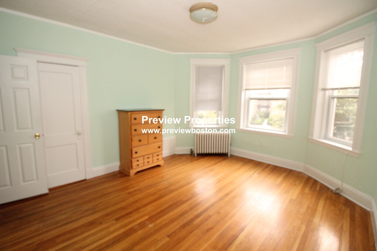 Primary Photo - 1629 Commonwealth Ave