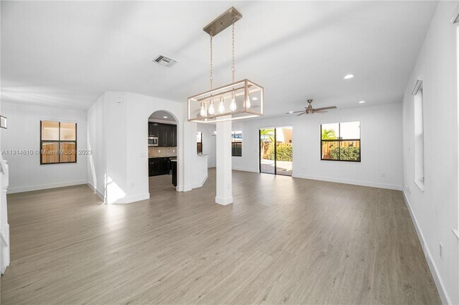 Building Photo - 8757 NW 100th Pl