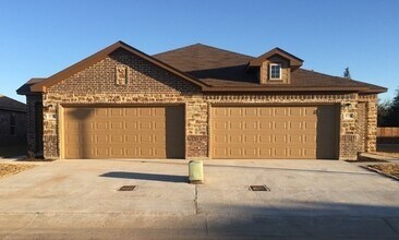 Building Photo - 3729 Vista Cove Dr