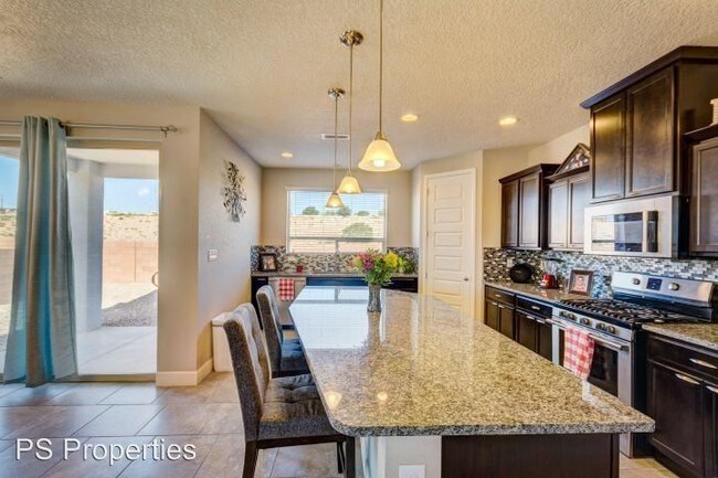 Foto del edificio - 3 br, 3 bath House - 12023 Zanjero Rd SE