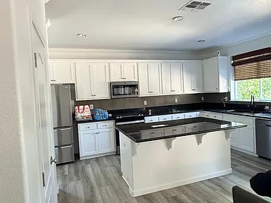 Foto del edificio - 2337 N Silvervale St