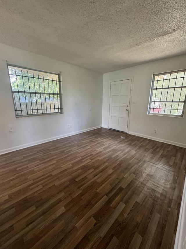 Building Photo - 3 bedroom in Jacksonville FL 32209
