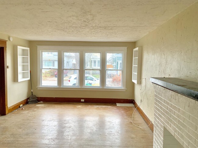Building Photo - 20 Copsewood Ave
