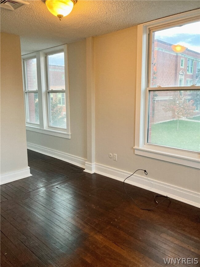 Building Photo - 294 S Elmwood Ave