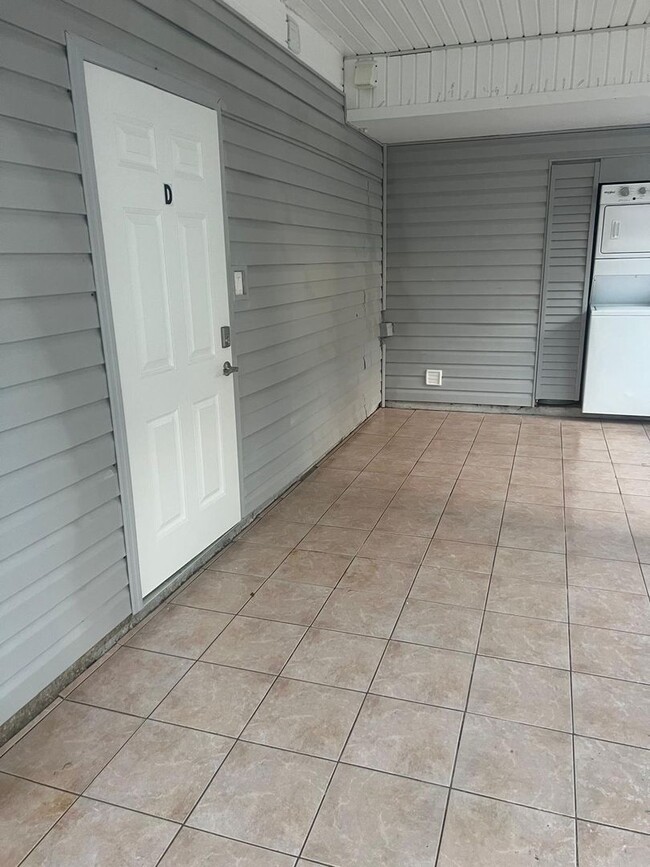 Foto del edificio - 128 Eucalyptus Ct