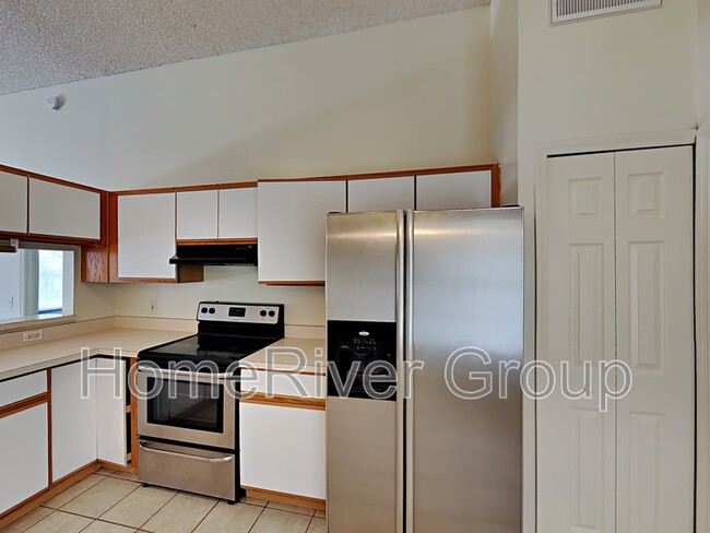 Building Photo - 6816 Whitetail Ct