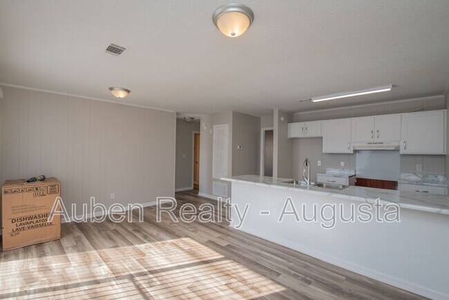 Foto del edificio - 2311 Walden Dr