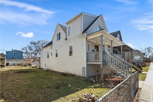 Building Photo - 10643 S Calhoun Ave