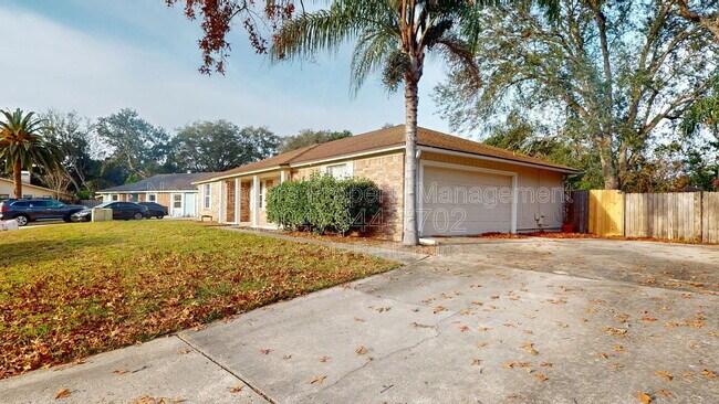 Foto del edificio - 12947 Tree Wy Ct N