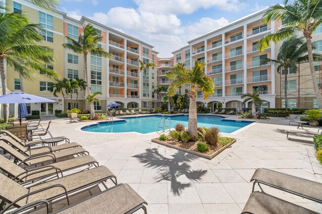 Building Photo - 806 E Windward Way