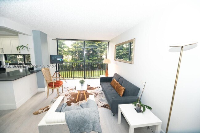 Foto del edificio - 17021 N Bay Rd
