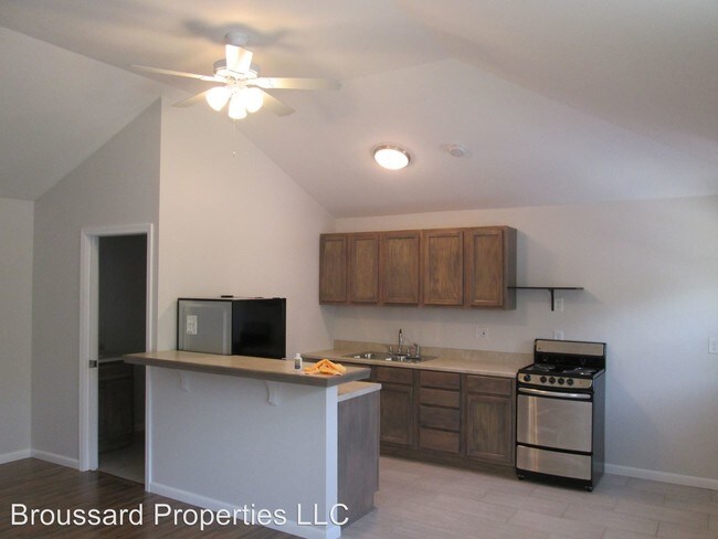 Building Photo - 126 Edwin St