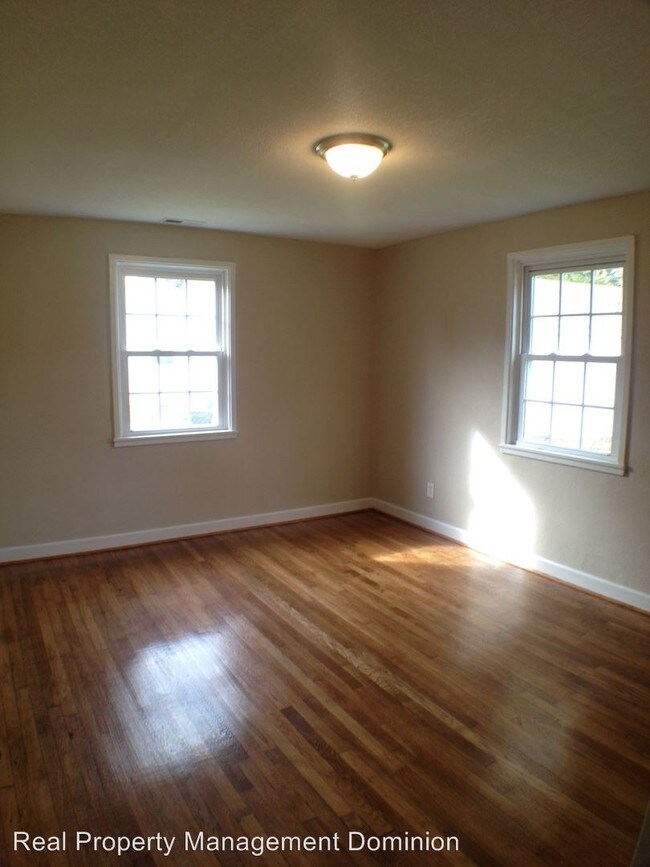 Building Photo - 809 James Dr