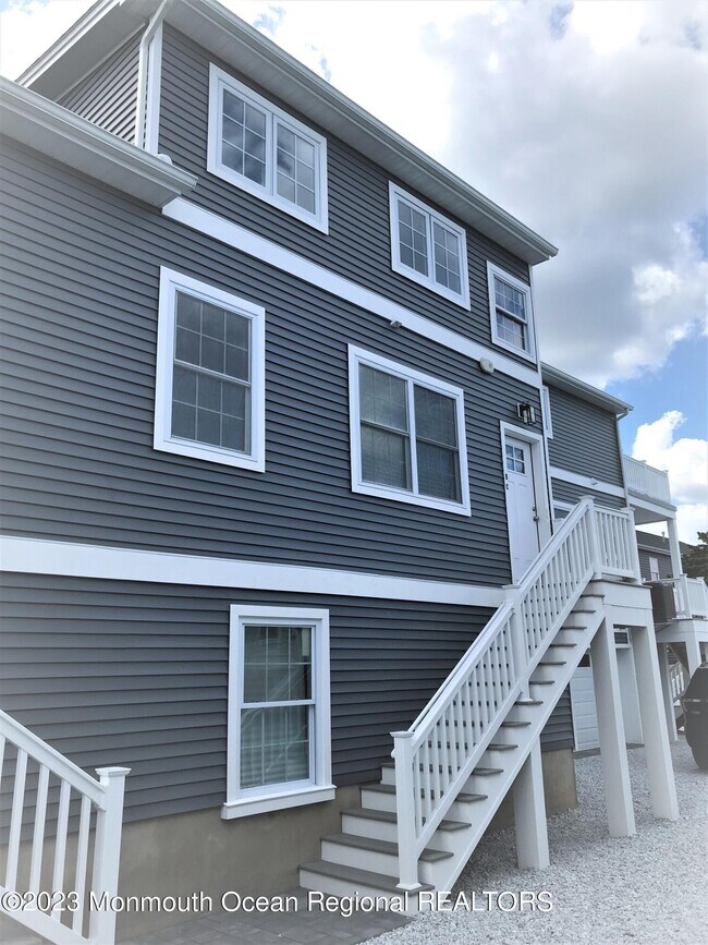 Foto del edificio - 103 Magee Ave