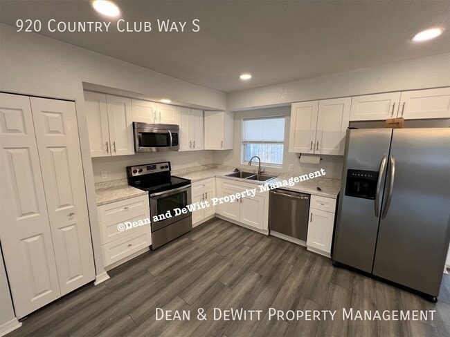 Foto del edificio - 920 Country Club Way S
