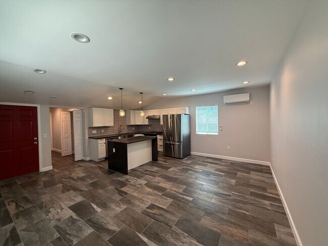 Building Photo - 3042 Hermosa Ave