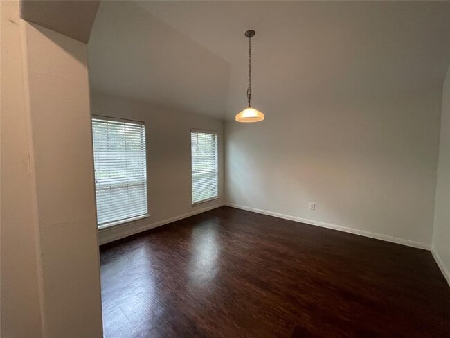 Building Photo - 13429 Raintree Dr