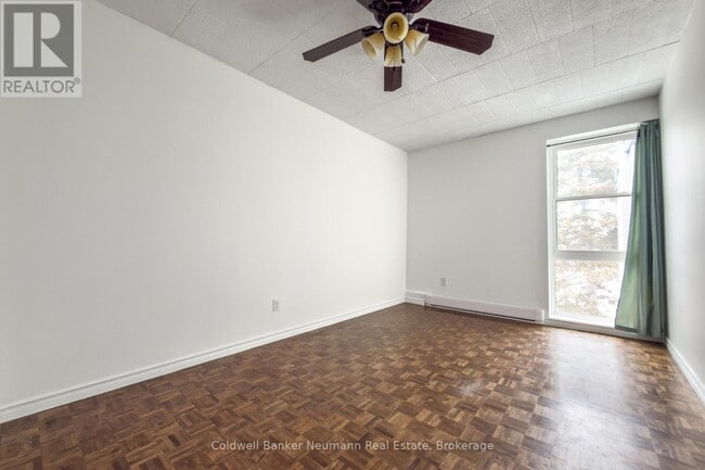 Building Photo - 105 Conroy Crescent