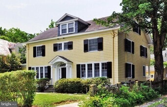 Building Photo - 3752 Kanawha St NW