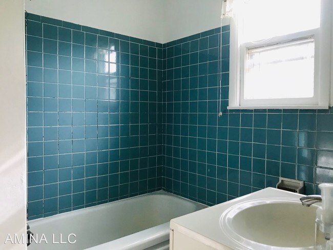 Building Photo - 4 br, 2 bath House - 105 Gothic