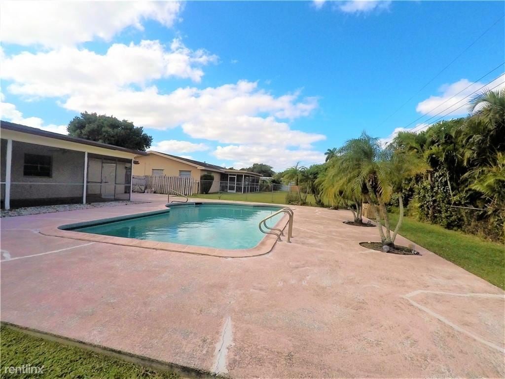 Building Photo - 4 br, 2 bath House - 7221 NW 10th Pl