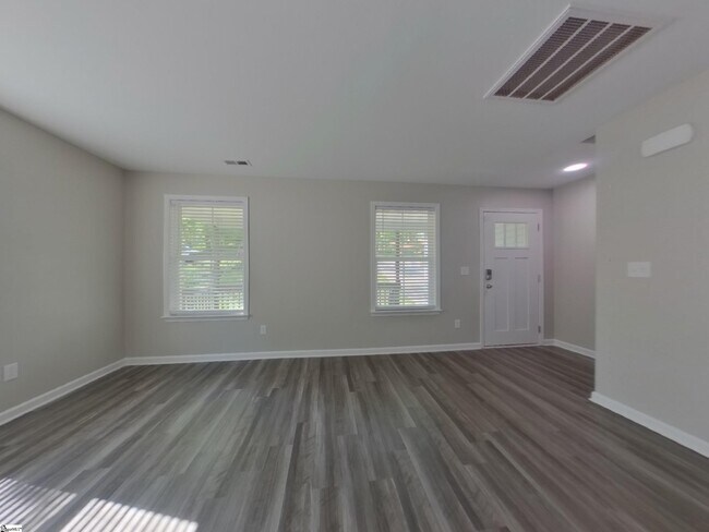 Building Photo - 305 Bonita Dr