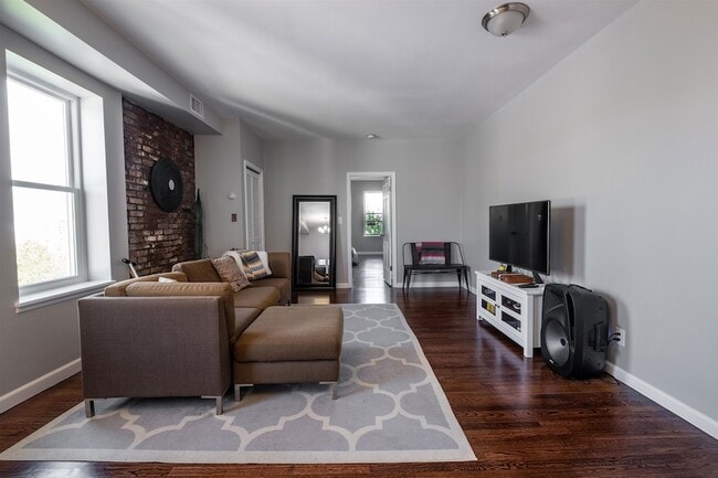 Photo - 310 Palisade Ave House