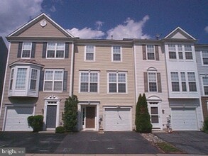 Building Photo - 18 Glennwood Dr