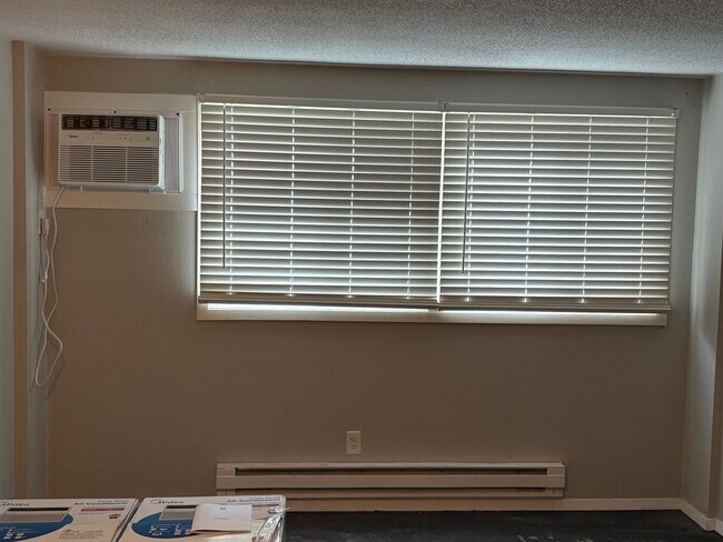 Foto del edificio - 302 Maple Ln