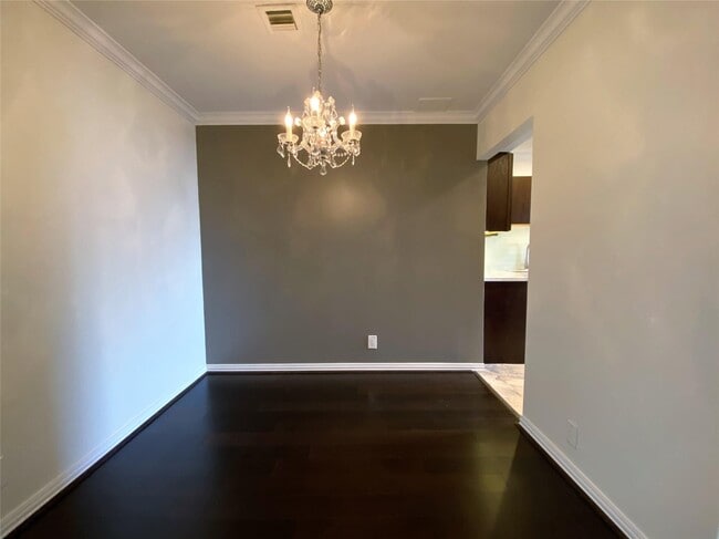Building Photo - 49 Briar Hollow Ln