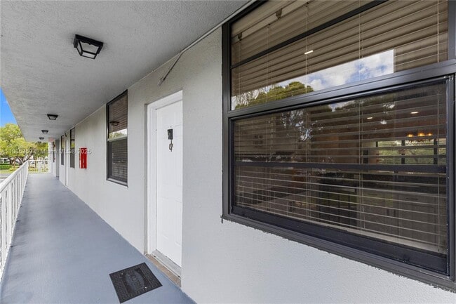 Building Photo - 1514 Whitehall Dr