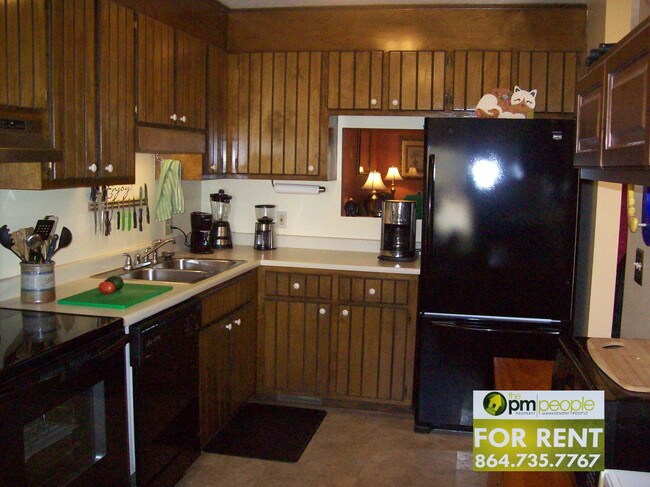 Foto del edificio - 100 Fairway Dr