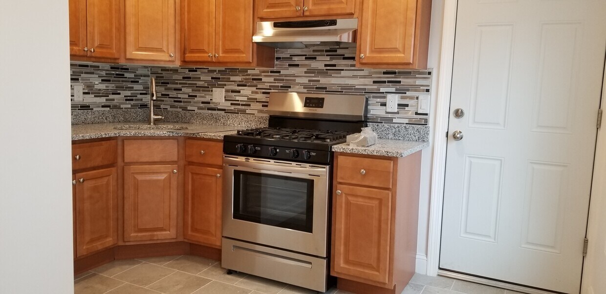 Kitchen - 190 Main St