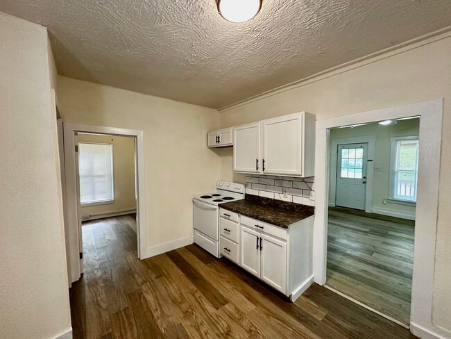 Foto del edificio - Nicely finished 2 bedroom bungalow