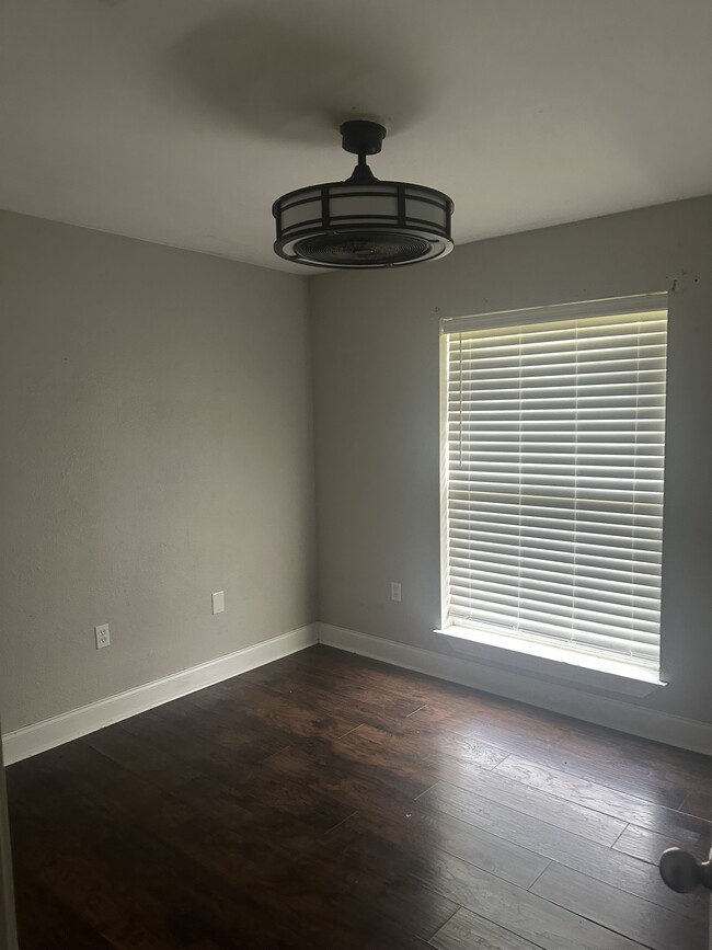 Building Photo - 13822 Chalmette Ave