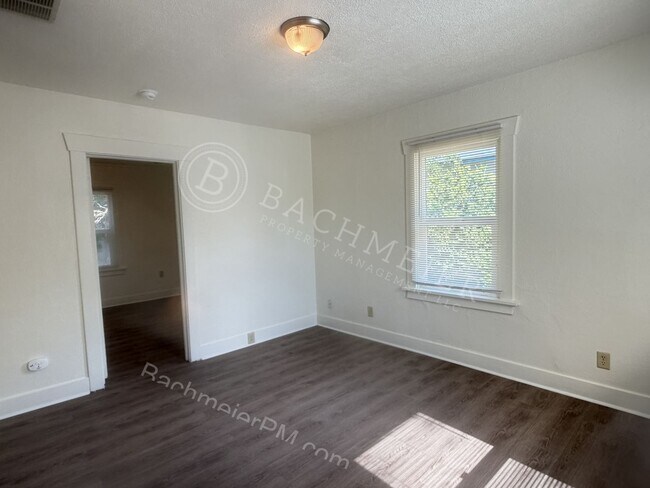Foto del edificio - 720 SW 5th St