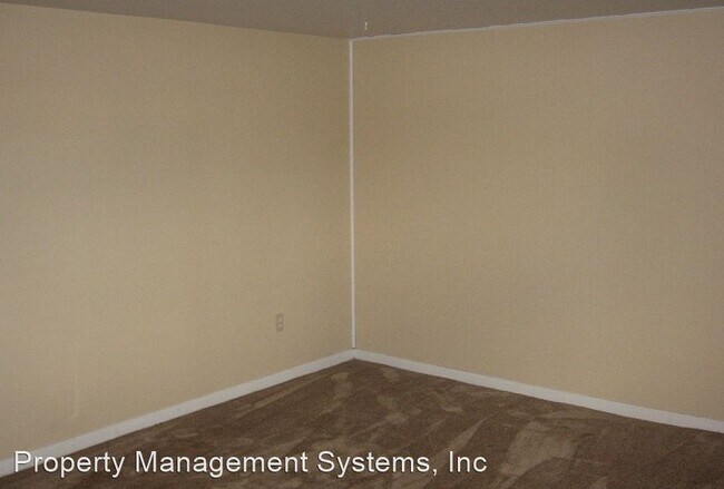 Building Photo - 2553-2555 700 E