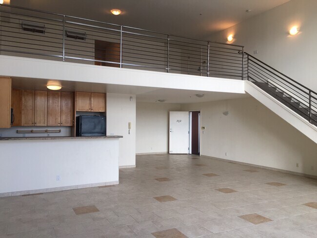 2-story double volume space - 2031 26th St