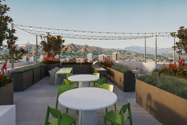 Building Photo - Jayden