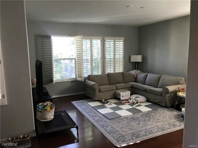 Foto del edificio - 2 br, 3 bath Townhome - 2481 Wagner St Unit 8