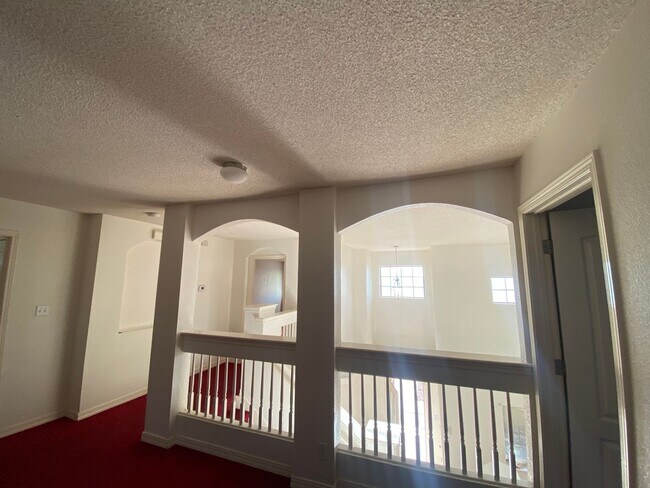 Building Photo - HOLIDAY SPECIAL  $1,695.00 First two month...