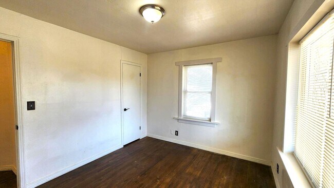 Foto del edificio - 3 BED 1 Bath Home Andys Sub Addition Bethany, OK