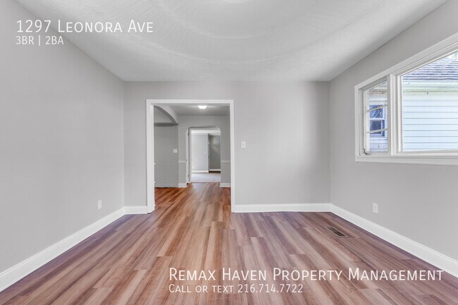 Building Photo - 1297 Leonora Ave, Akron - Spacious 3 bed 1...