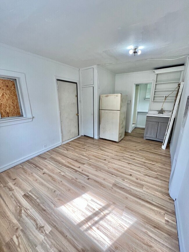 Foto del edificio - 1215 Emily St